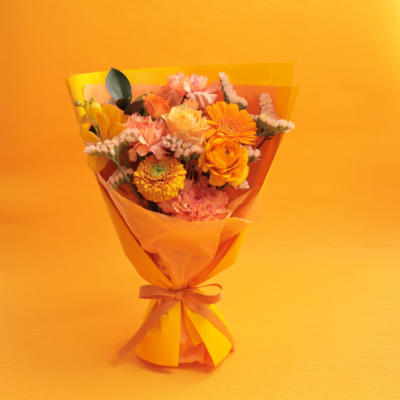 オレンジ色の花束